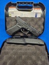 GLOCK G17 GEN 4 POLICE TRADE IN 9MM LUGER (9X19 PARA) - 1 of 3