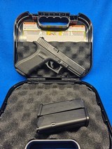 GLOCK G17 GEN 4 POLICE TRADE IN 9MM LUGER (9X19 PARA) - 1 of 2