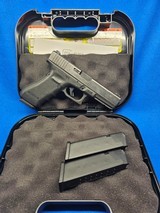 GLOCK G17 GEN 4 POLICE TRADE IN 9MM LUGER (9X19 PARA) - 1 of 3