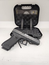 GLOCK G22 GEN 3 .40 S&W - 2 of 3