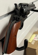 RUGER New Vaqero .38 SPECIAL/.357 MAGNUM - 2 of 3