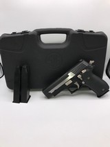 SIG SAUER P226 Equinox 9MM LUGER (9X19 PARA) - 1 of 3