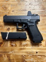 GLOCK 22 G22 GEN 4 POLICE TRADE IN .40 S&W - 1 of 3