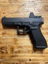 GLOCK 22 G22 GEN 4 POLICE TRADE IN .40 S&W - 1 of 3