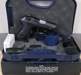 BERETTA Px4 Storm Sub Compact .40 S&W - 1 of 3