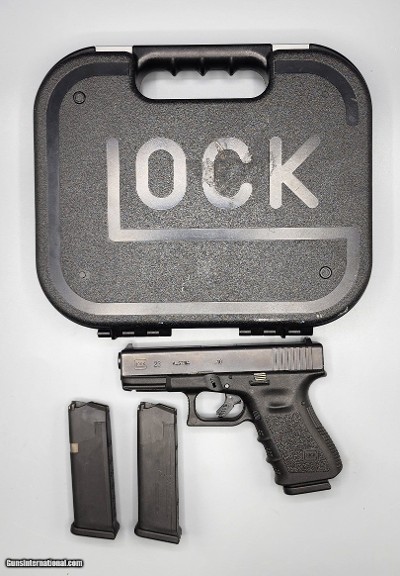 GLOCK 23 .40 S&W