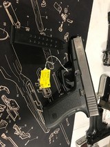 GLOCK 17C 9MM LUGER (9X19 PARA) - 1 of 3