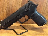 SIG SAUER P320 NITRON CARRY 9MM LUGER (9X19 PARA) - 1 of 3