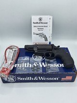 SMITH & WESSON GOVERNOR .45 LC/.410 GA - 1 of 3