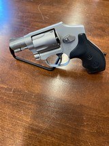 SMITH & WESSON 642 AIRWEIGHT NO INTERNAL LOCK .38 SPL - 2 of 2
