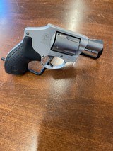 SMITH & WESSON 642 AIRWEIGHT NO INTERNAL LOCK .38 SPL - 1 of 2