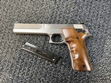SMITH & WESSON MODEL 2206TGT .22 LR - 1 of 3