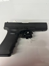 GLOCK 17Gen4 9MM LUGER (9X19 PARA) - 1 of 3