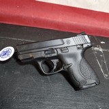 SMITH & WESSON MP 9 shield 9MM LUGER (9X19 PARA) - 1 of 3