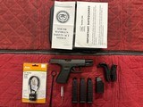 GLOCK 19 gen4 9MM LUGER (9X19 PARA) - 1 of 2