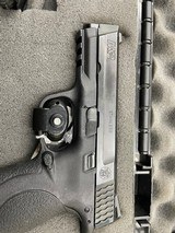 SMITH & WESSON m&p40 stainless .40 S&W - 2 of 3