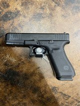 GLOCK 17Gen5 9MM LUGER (9X19 PARA) - 1 of 3