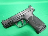 Smith & Wesson M&P M2.0 Optic Ready 10MM - 2 of 3