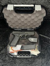 GLOCK Glock 21 SF .45 ACP - 1 of 3