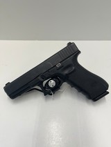 GLOCK 22 G22 GEN 4 .40 S&W - 1 of 3