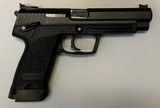 HECKLER & KOCH USP .40 S&W Full Size .40 S&W - 1 of 3