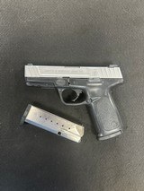 SMITH & WESSON SD40VE .40 S&W - 1 of 3