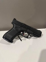 GLOCK 19 G19 Gen 5 9MM LUGER (9X19 PARA) - 1 of 2
