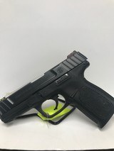 SMITH & WESSON SD40 .40 S&W - 1 of 2