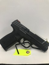SMITH & WESSON SD40 .40 S&W - 2 of 2