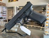 GLOCK 17 G17 GEN 4 9MM LUGER (9X19 PARA) - 1 of 1
