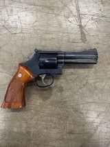 SMITH & WESSON 586 .357 MAG - 2 of 3