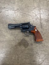 SMITH & WESSON 586 .357 MAG - 1 of 3