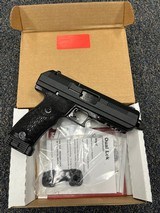 HI-POINT JCP .40SW Full Size threaded .40 S&W - 1 of 3