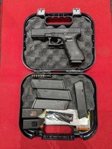 GLOCK 17 GEN4 9MM LUGER (9X19 PARA) - 1 of 2