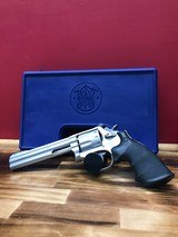 SMITH & WESSON 617 6" .22 LR - 1 of 3