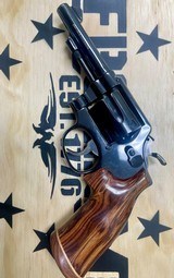 SMITH & WESSON 10-5 .38 SPL - 1 of 2