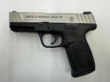 SMITH & WESSON SD40 VE .40 S&W - 1 of 3