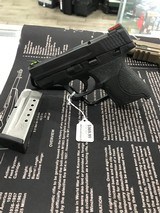 SMITH & WESSON M&P 9 sheild 9MM LUGER (9X19 PARA) - 1 of 3
