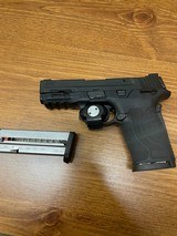 SMITH & WESSON M&P9 SHIELD EZ 9MM LUGER (9X19 PARA) - 1 of 3