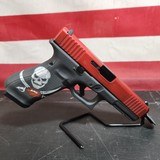 GLOCK G22 GEN 5 .40 S&W - 2 of 3