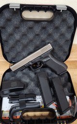 GLOCK 17 GEN 4 NibOne Two Tone 9MM LUGER (9X19 PARA) - 3 of 3