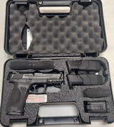 SMITH & WESSON M&P 2.0 .40 S&W - 1 of 2