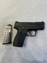 SMITH & WESSON M&P 40 .40 S&W - 1 of 3