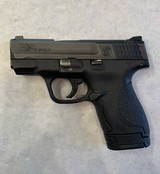 SMITH & WESSON M&P 40 .40 S&W - 2 of 3