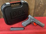 GLOCK 22 G22 full size gen 3 .40 S&W - 1 of 3