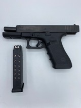 GLOCK 22 gen 4 .40 CALIBER - 2 of 3