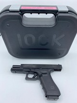 GLOCK 22 gen 4 .40 CALIBER - 1 of 3