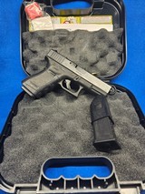 GLOCK G23 GEN3 .40 S&W - 1 of 3