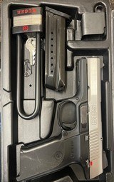 RUGER SR9 9MM LUGER (9X19 PARA) - 1 of 1