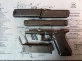 GLOCK 22 Gen 2 .40 CALIBER - 2 of 2